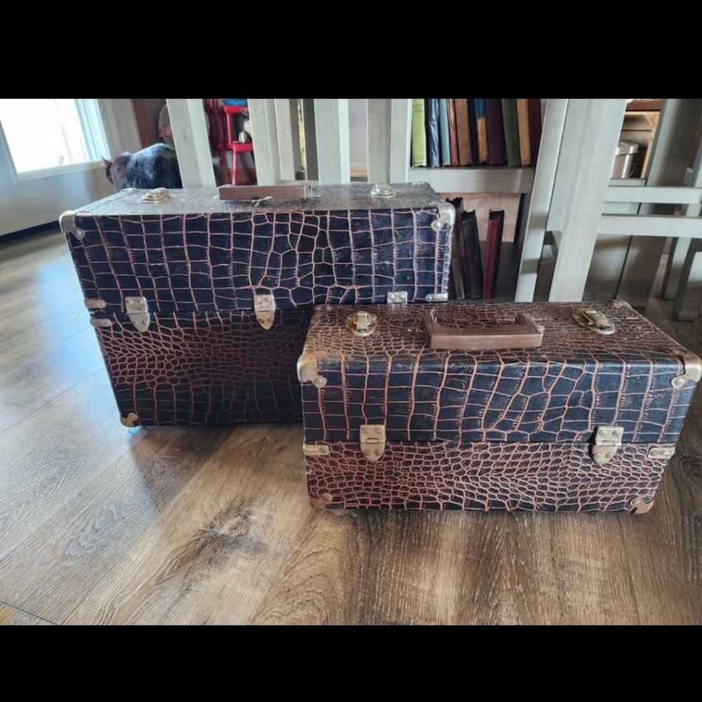 Upjohn Alligator bags large and small